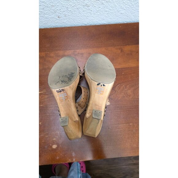 Nine West Tan Wood Platform Block Perforated Leather Heeled Sandals Size 9 - Picture 6 of 10